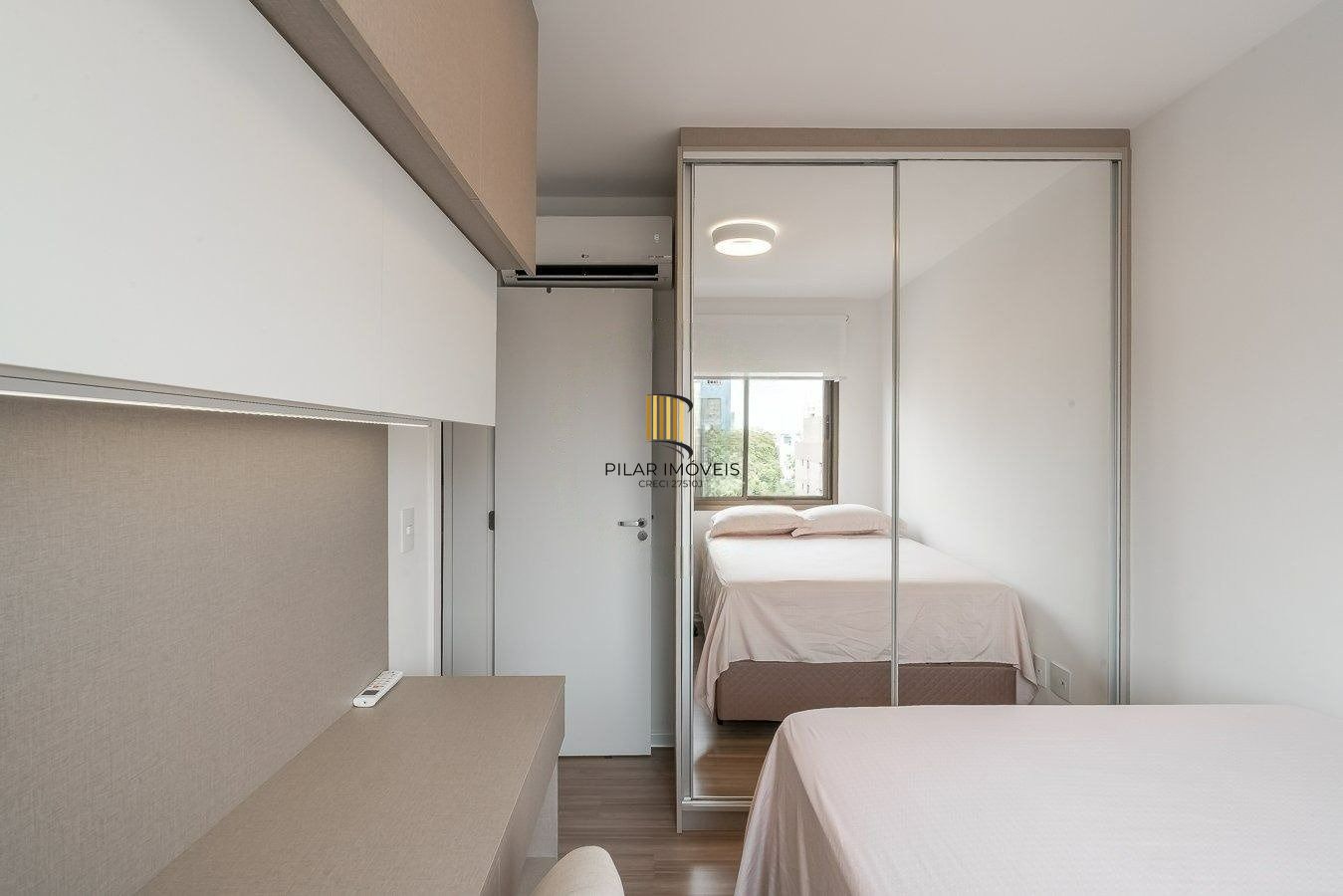 Impecável! 2 Dormitórios, Suíte, Mobiliado e Pronto para Morar