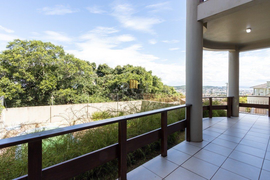 Casa de Condomínio 4 dormitórios no bairro Nonoai