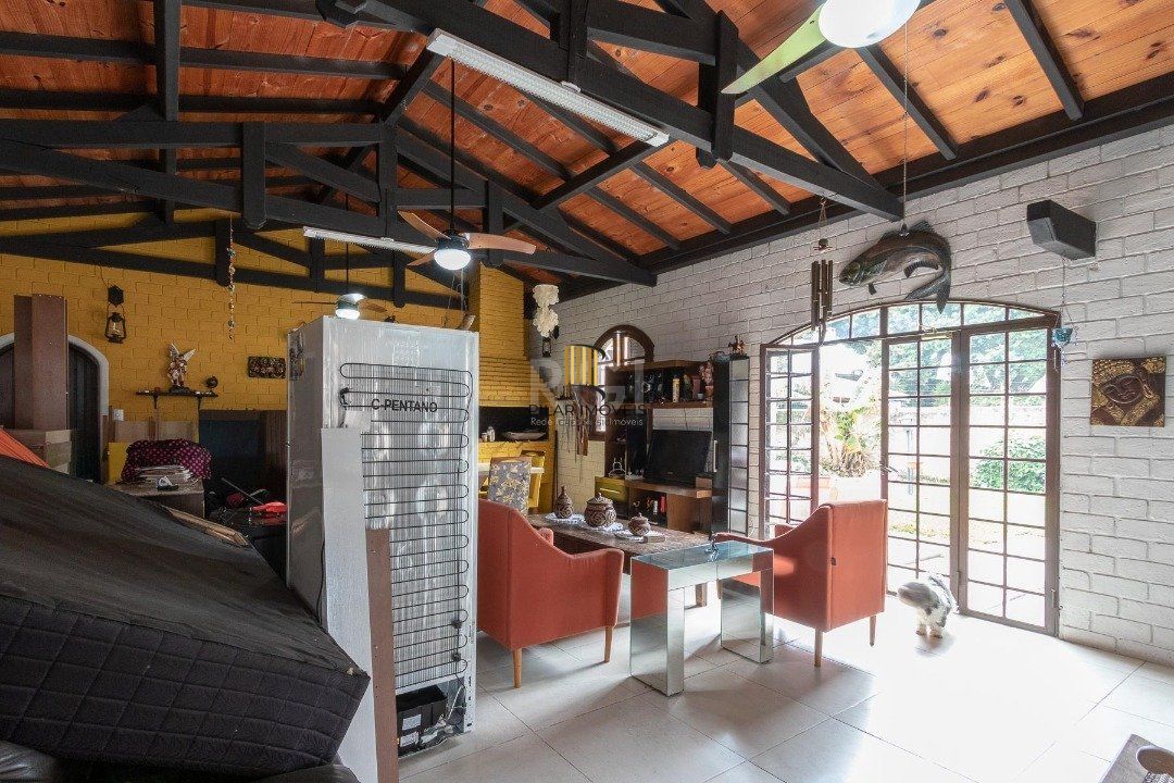 Casa para Venda - 380m², 3 dormitórios, sendo 1 suites, 3 vagas - Tristeza