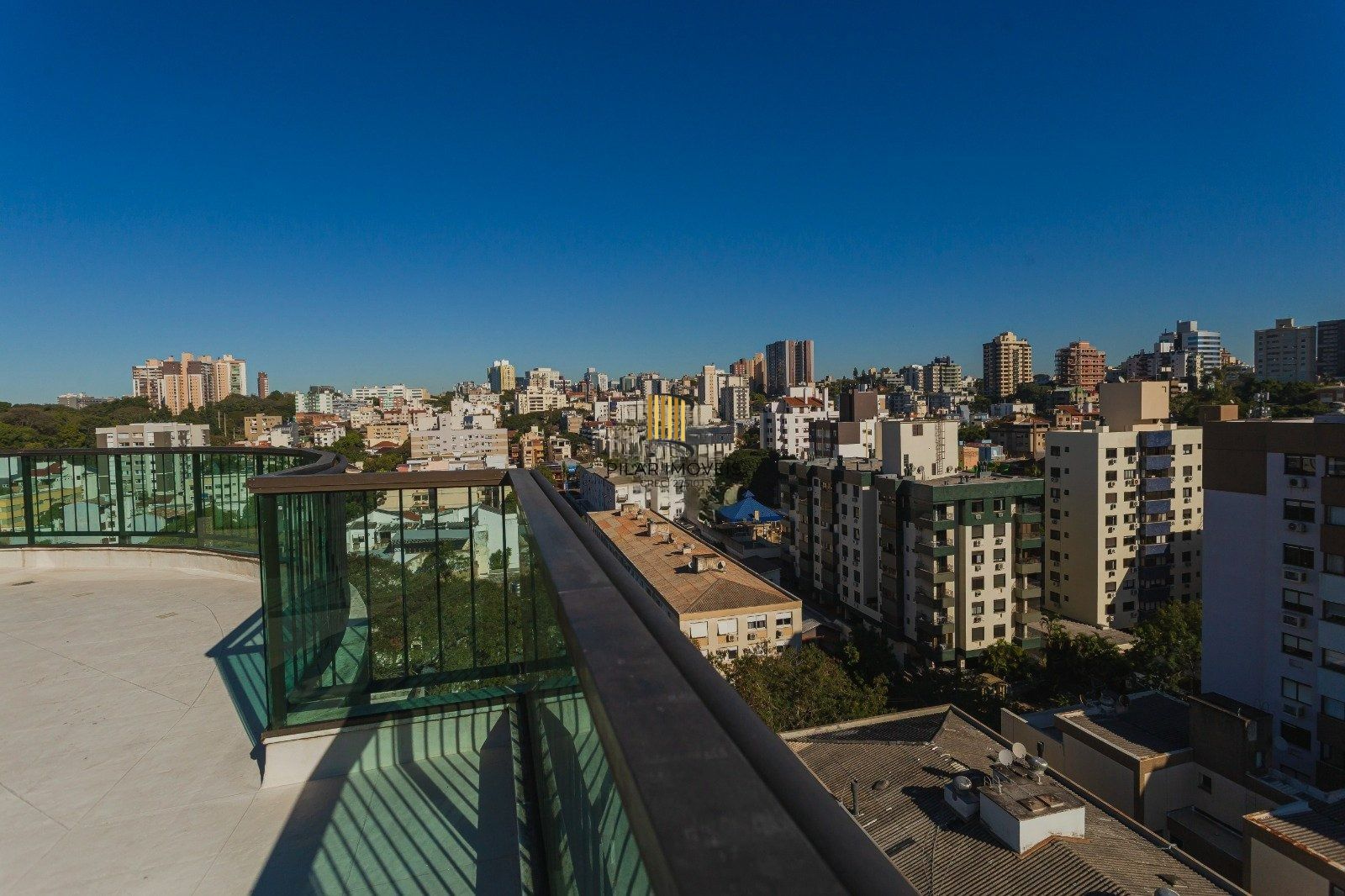 Apartamento 100% Reformado com 3 Dormitórios e Churrasqueira