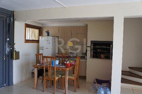 Casa Condominio para Venda - 251m², 4 dormitórios, sendo 2 suites, 2 vagas - Nonoai