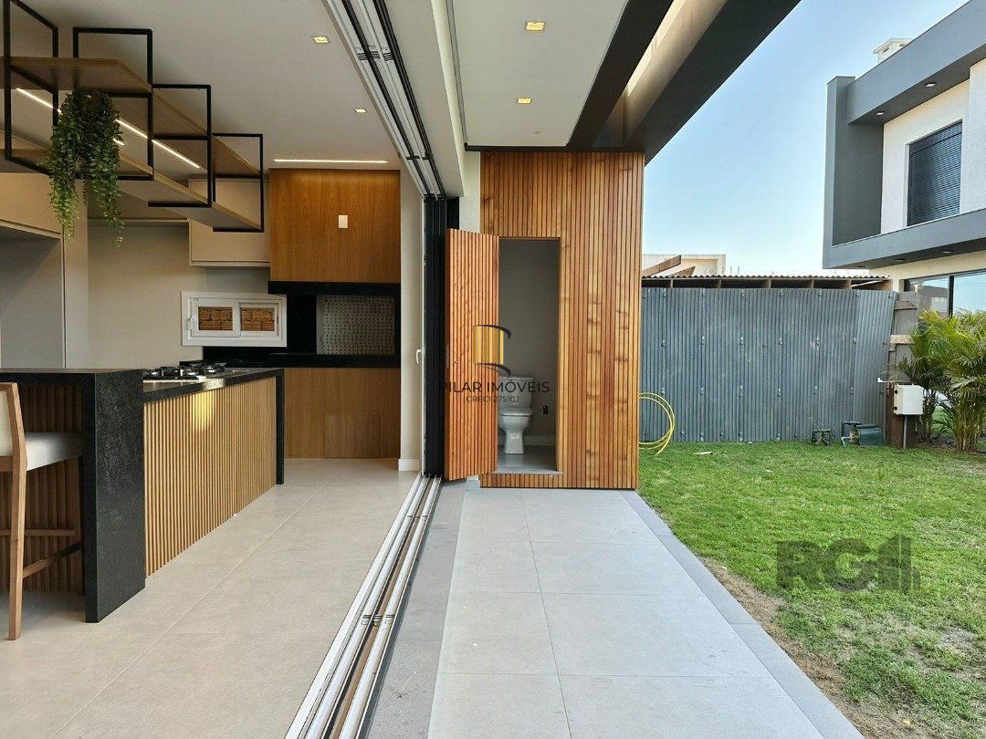 Casa de Condomínio 4 dormitórios no bairro Centro