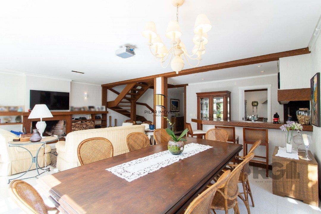 Casa para venda - 321m² - 4 suítes - Chapéu do Sol
