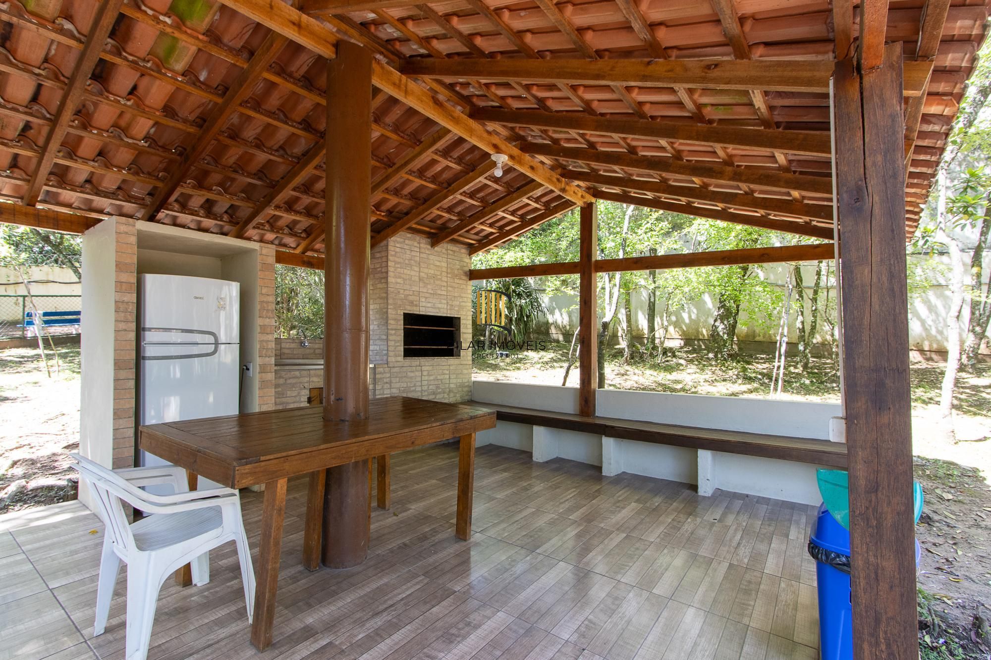 Casa em condominio com piscina