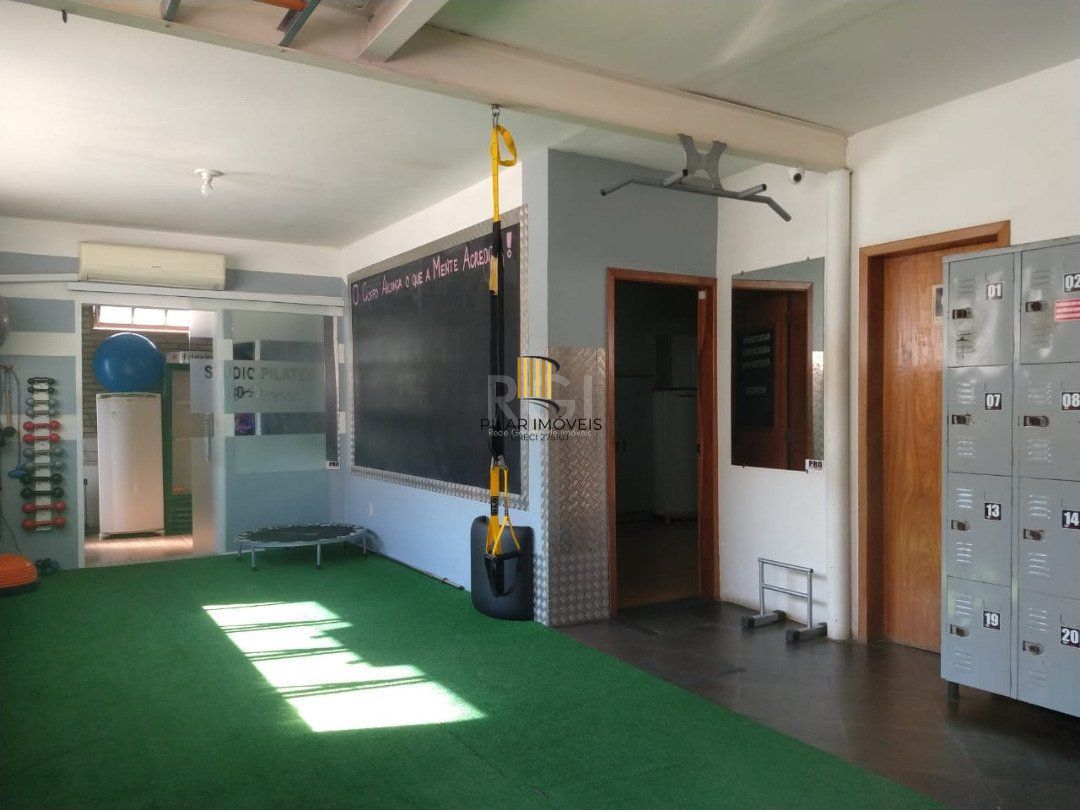 Casa para Venda - 322.4m², 2 dormitórios, 7 vagas - Cristal