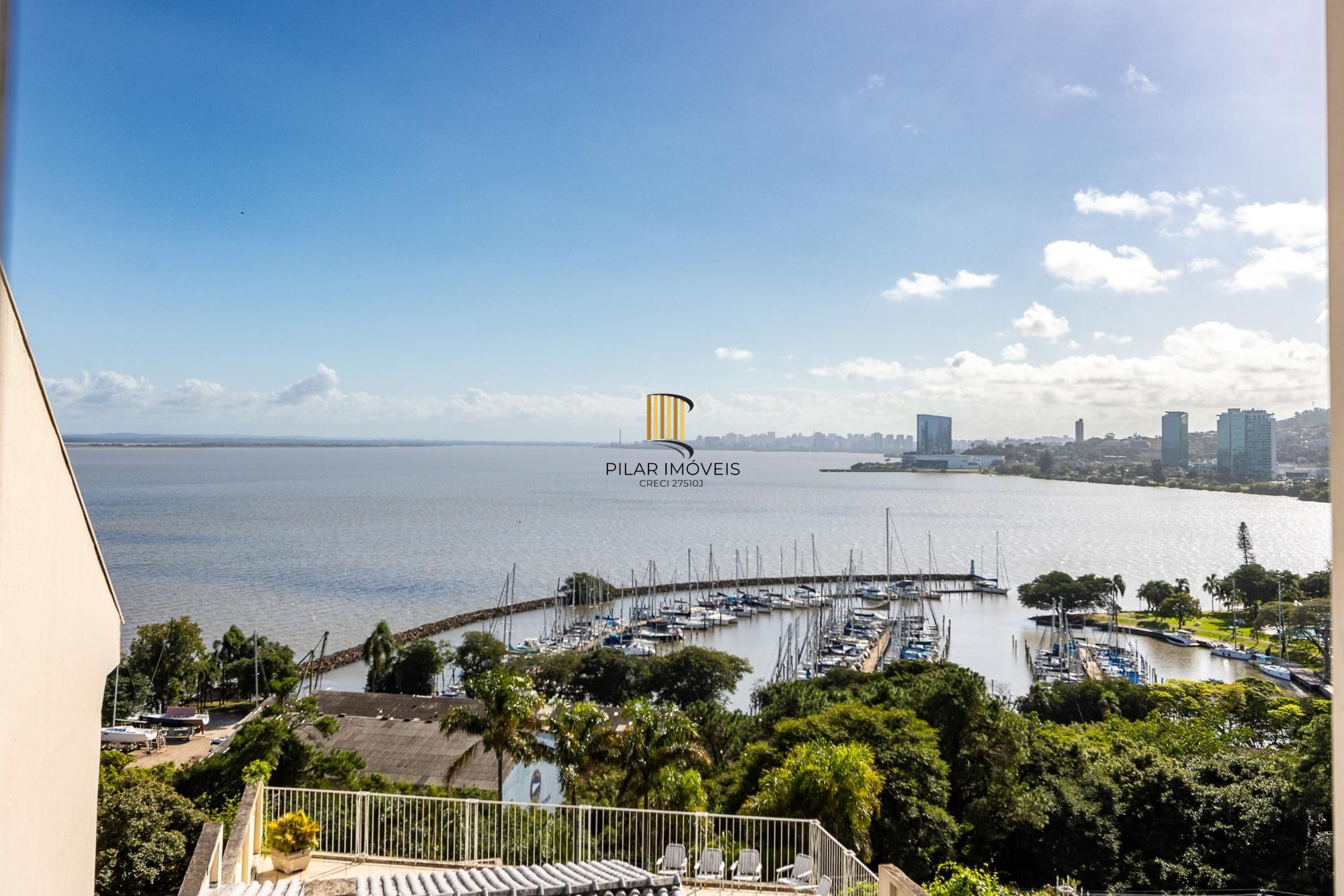 Residência em endereço nobre na Vila Assunção, com vista privilegiada para o Guaíba e clubes náuticos!