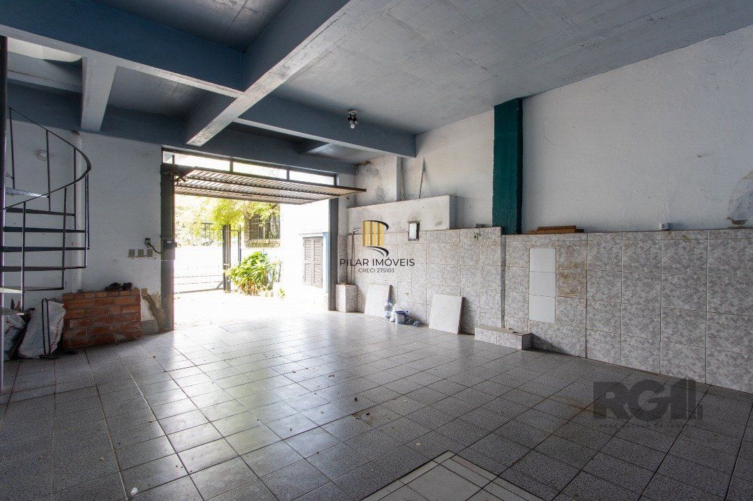 Casa 4 dormitórios no bairro Nonoai