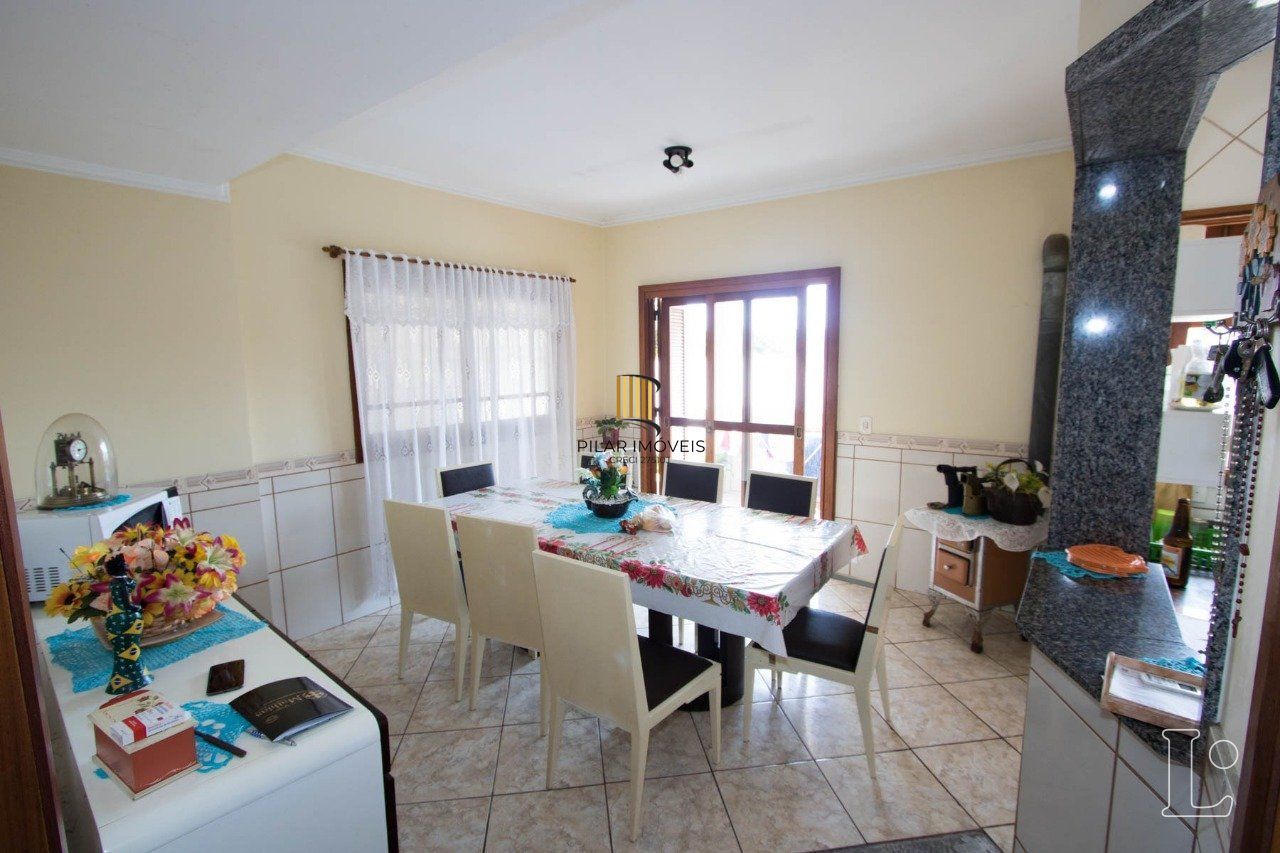 Casa para Venda com 3 dormitórios, sendo 1 suites, e 3 vagas no bairro Imperial Parque