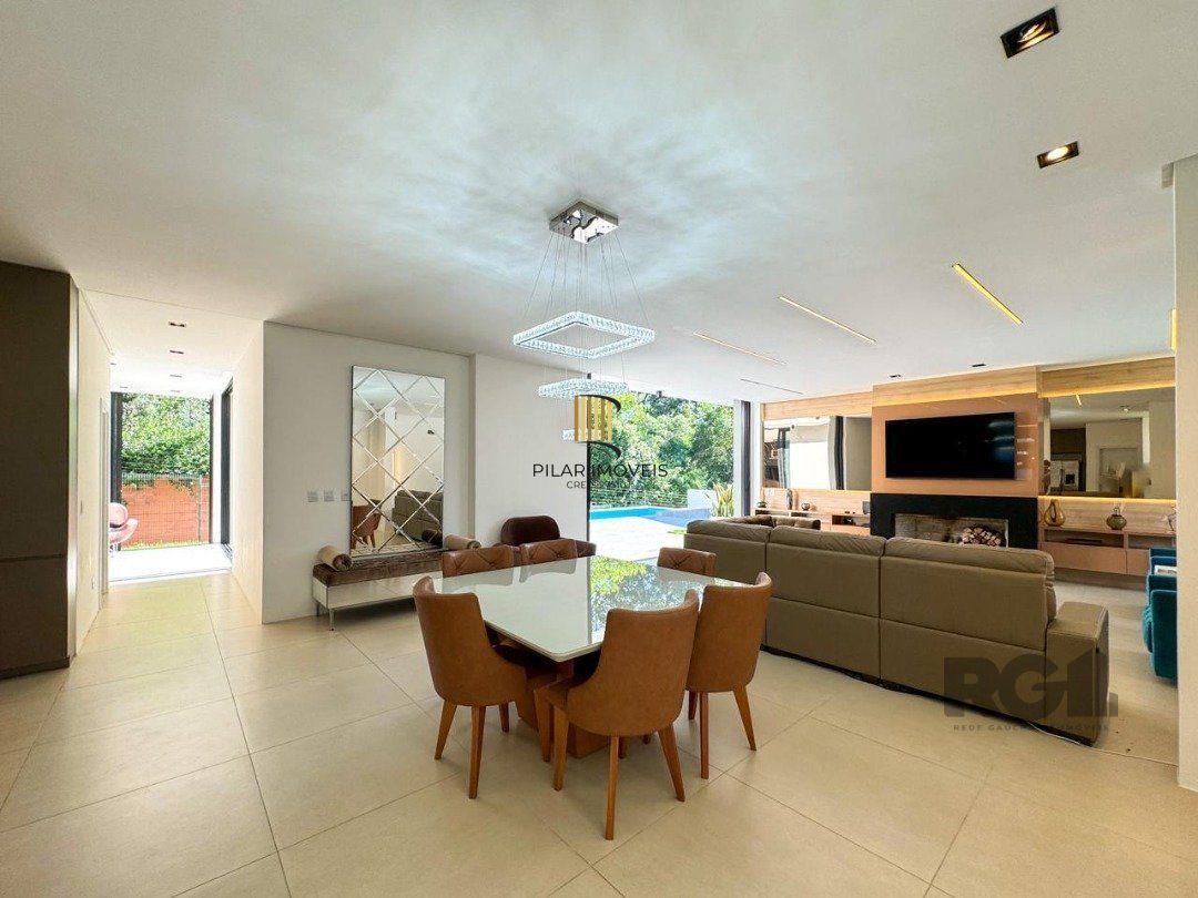 Casa Condominio para Venda - 340m², 4 dormitórios, sendo 4 suites, 4 vagas - Alphaville