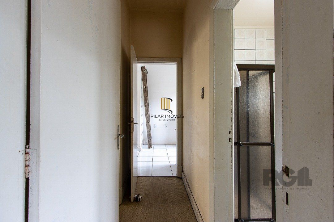 Casa 5 dormitórios no bairro Ipanema