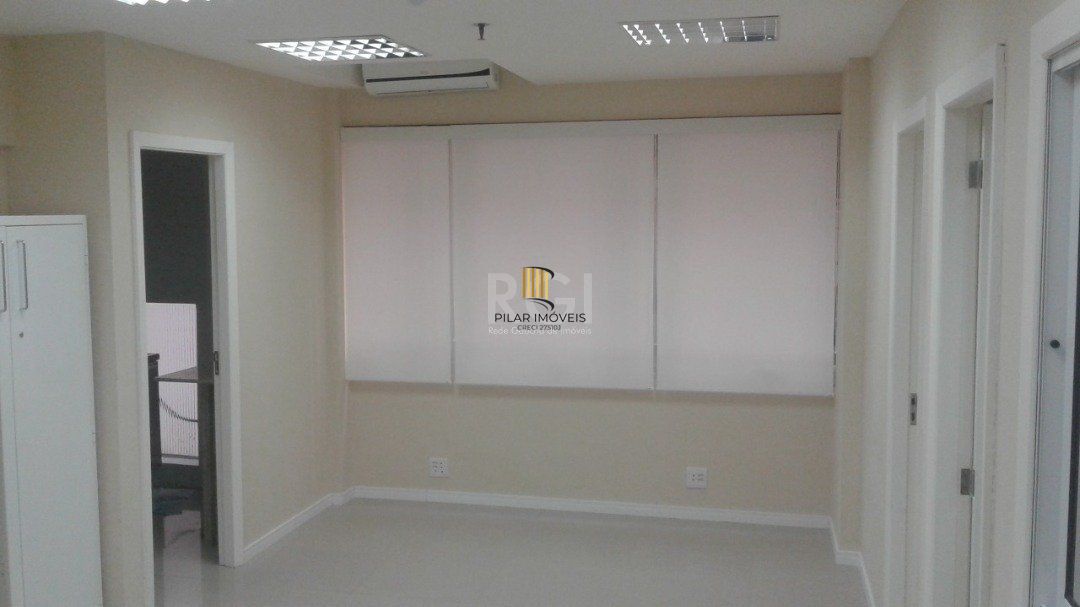 Com uma área privativa de 77.9m² e área total de 110.3m², essa sala é perfeita
