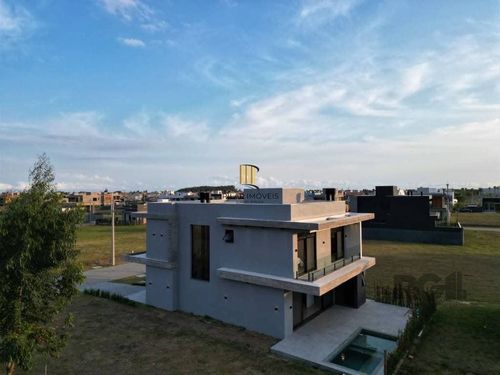Casa de Condomínio 4 dormitórios no bairro Centro