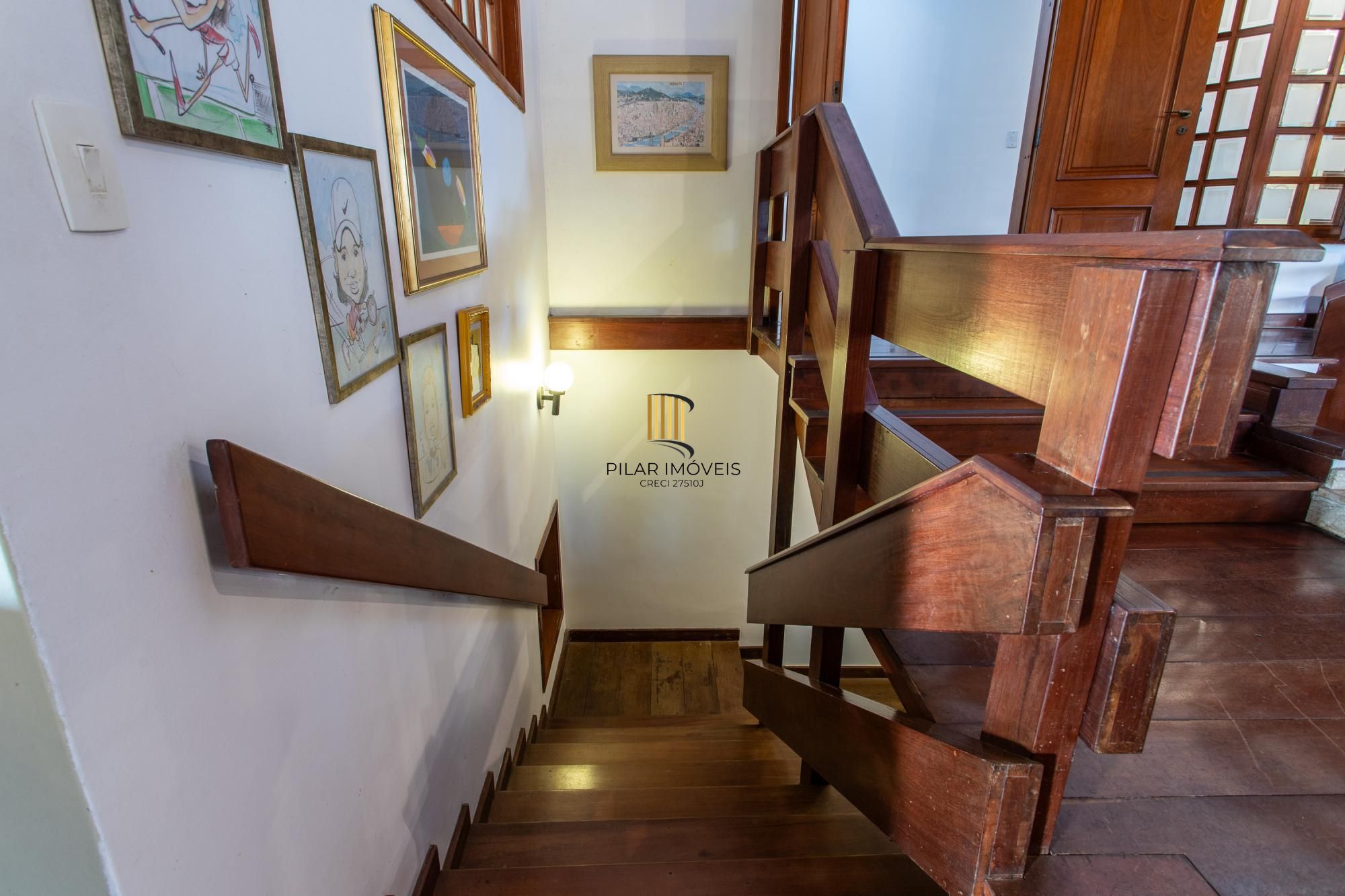 Casa em Condomínio à venda com 5 dormitórios, 565m² e 4 vagas no Condominio Jardim do Sol, Zona Sul de Porto Alegre