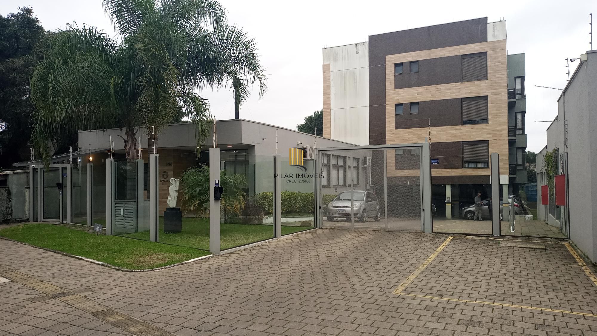 Apartamento com 3 dormitórios e 2 vagas, no bairro Ipanema