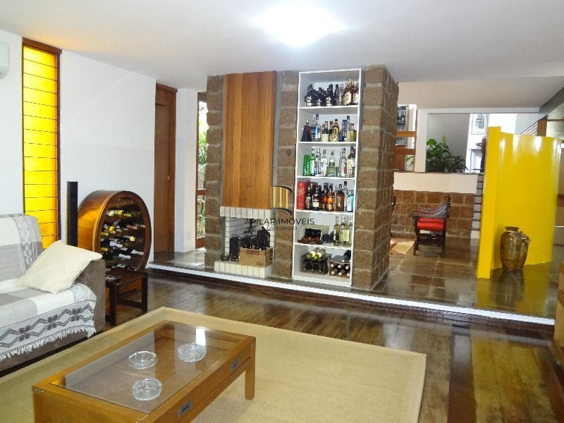 Casa para Venda - 268m², 3 dormitórios, sendo 1 suites, Jardim Isabel