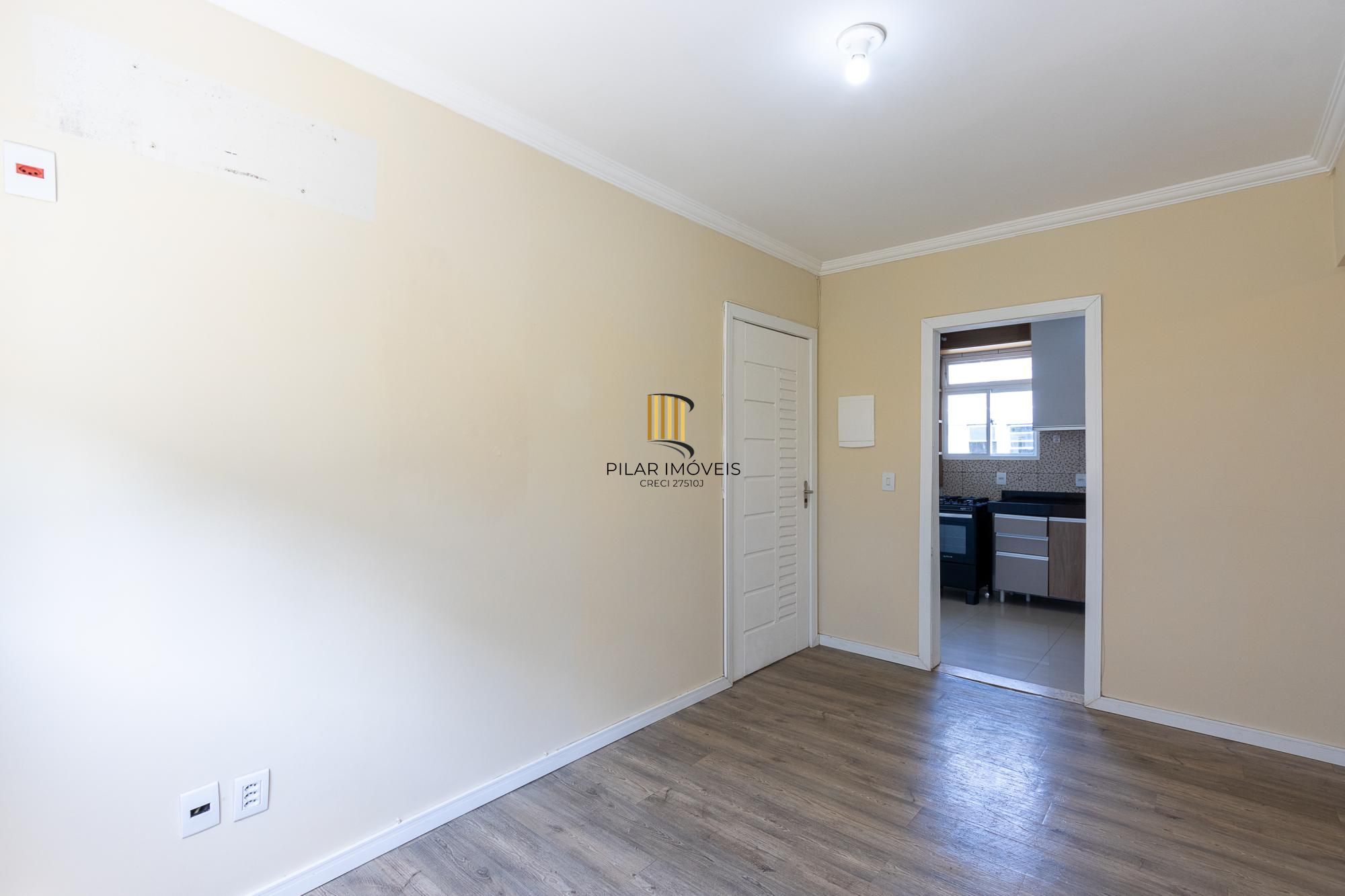 APARTAMENTO REFORMADO, 3 QUARTOS, 1 VAGA ROTATIVA - BAIRRO CAMAQUÃ