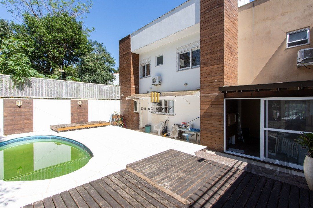 Casa 3 dormitórios no bairro Nonoai