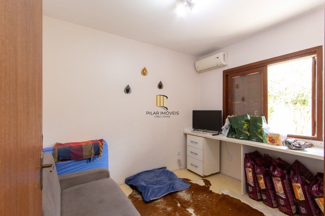 Casa 4 dormitórios no bairro Hípica