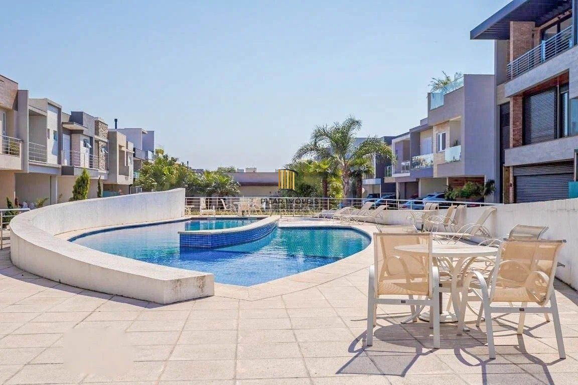 Casa em Condomínio com 228m² e 3 dormitórios, 1 suíte, 3 vagas no bairro Sarandi