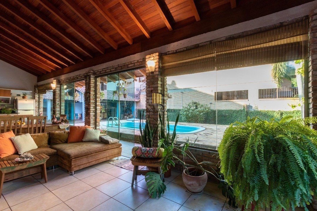 Casa para Venda - 292.21m², 4 dormitórios, sendo 2 suites, 3 vagas - Tristeza