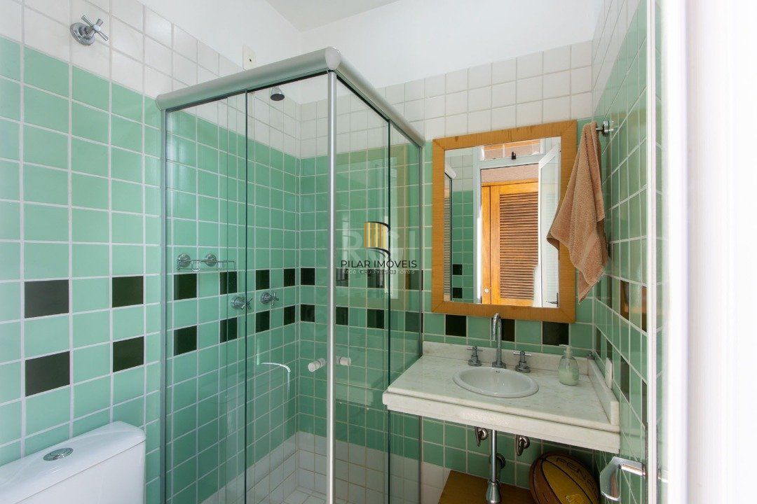 Casa 4 dormitórios no bairro Teresópolis