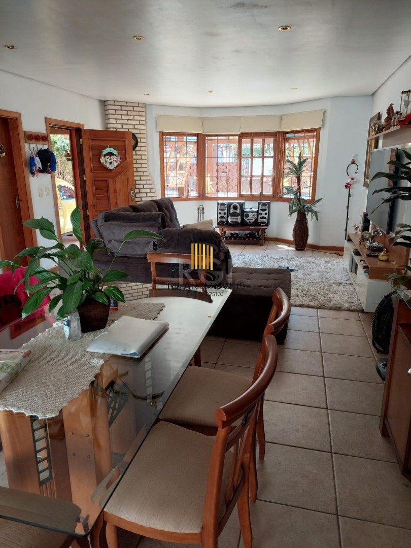 Casa para Venda - 156m², 3 dormitórios, sendo 1 suites, 2 vagas - Guarujá