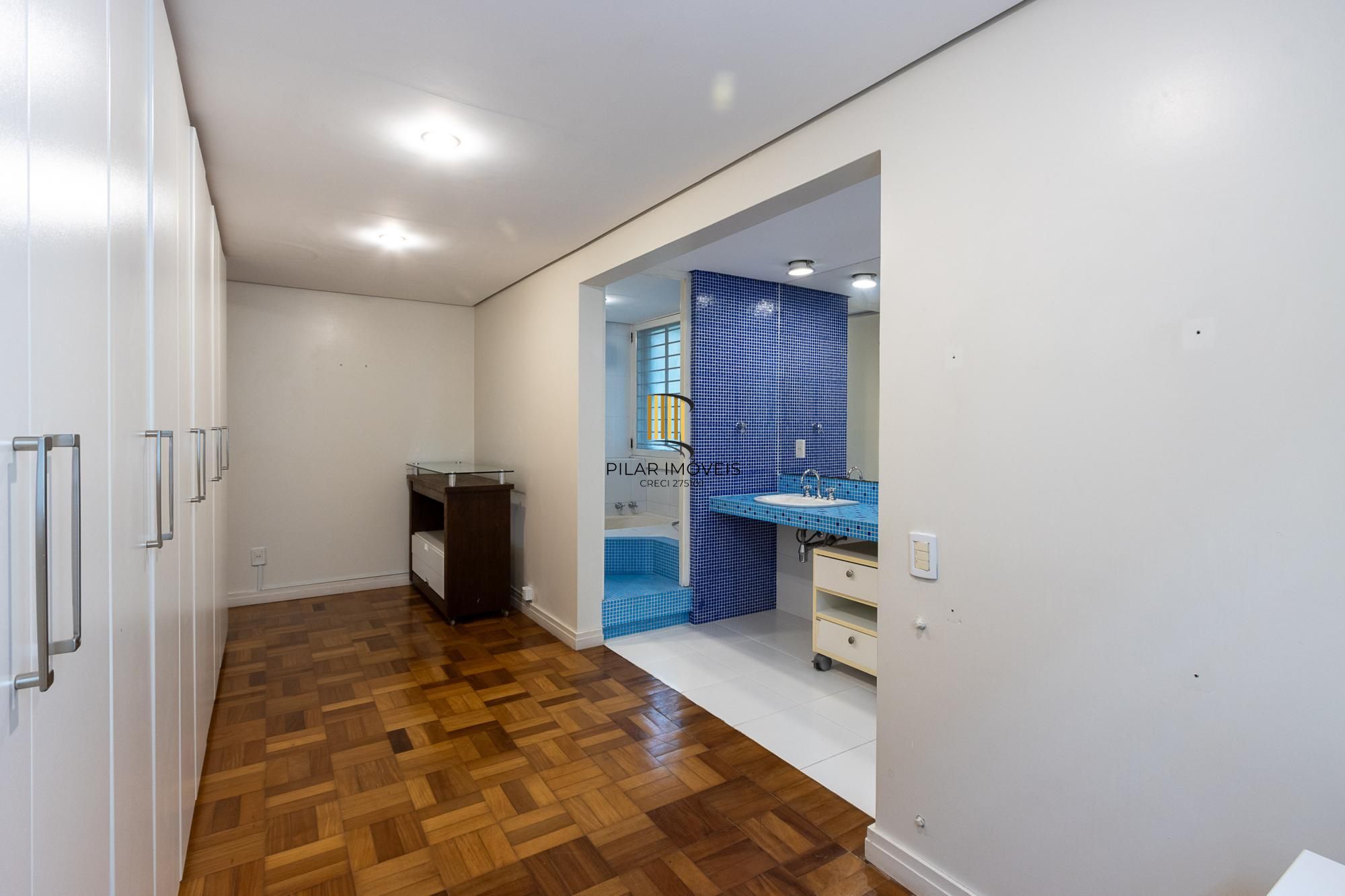 Casa com 4 dormitórios à venda, Jardim Isabel, Porto Alegre