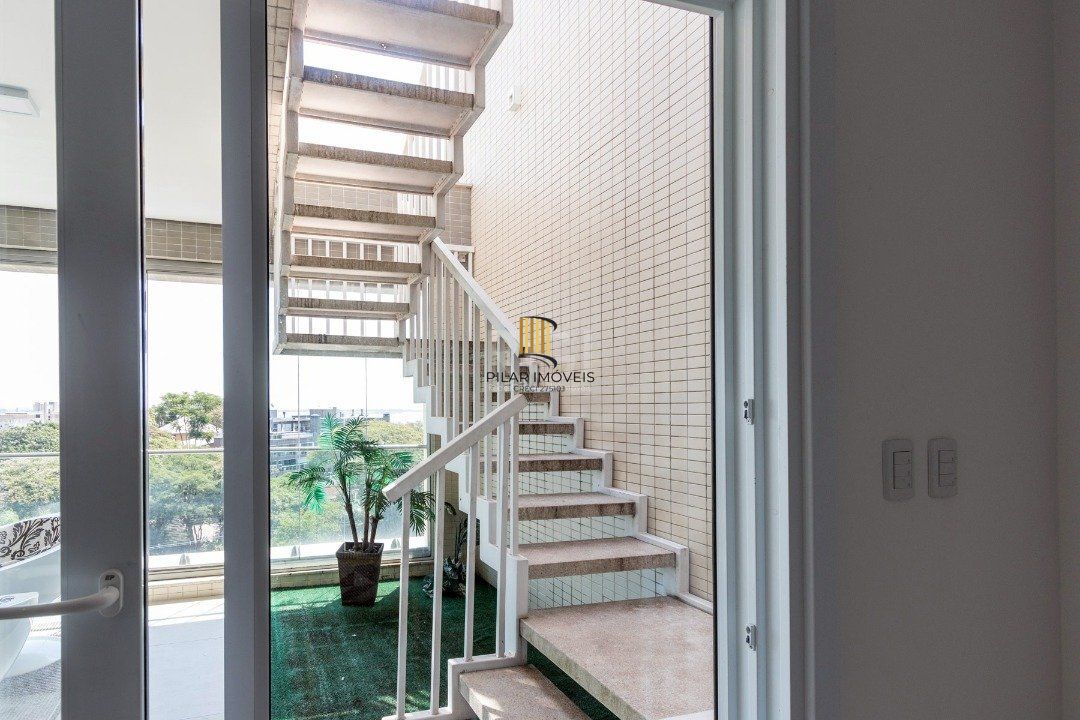 Cobertura para Venda - 319.17m², 3 dormitórios, sendo 3 suites, 4 vagas - Cristal