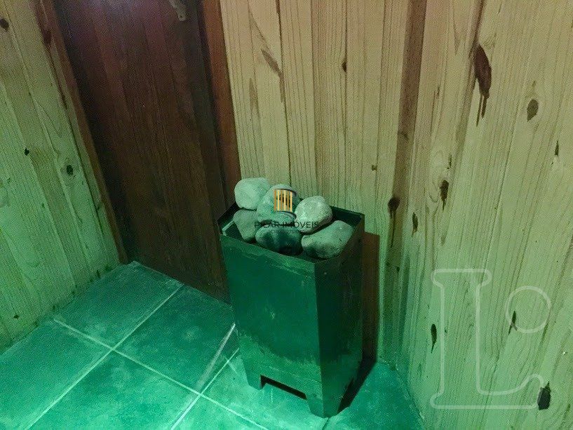Casa para Venda - 570m², 3 dormitórios, sendo 1 suites, 2 vagas - Hípica