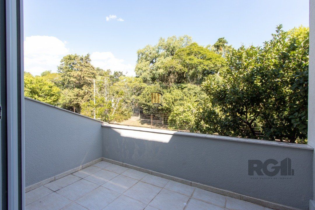 Casa de Condomínio 4 dormitórios no bairro Pedra Redonda