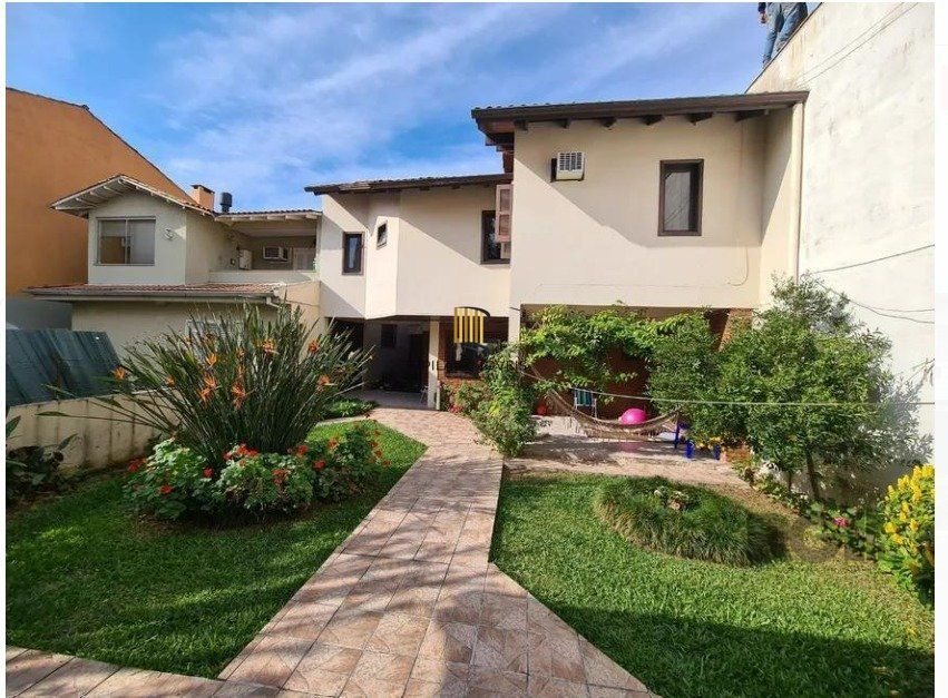 Casa 6 dormitórios no bairro Jardim São Pedro