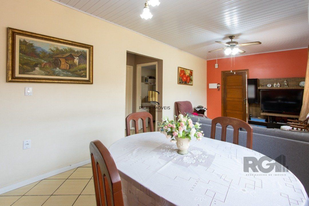 Casa 2 dormitórios no bairro Camaquã