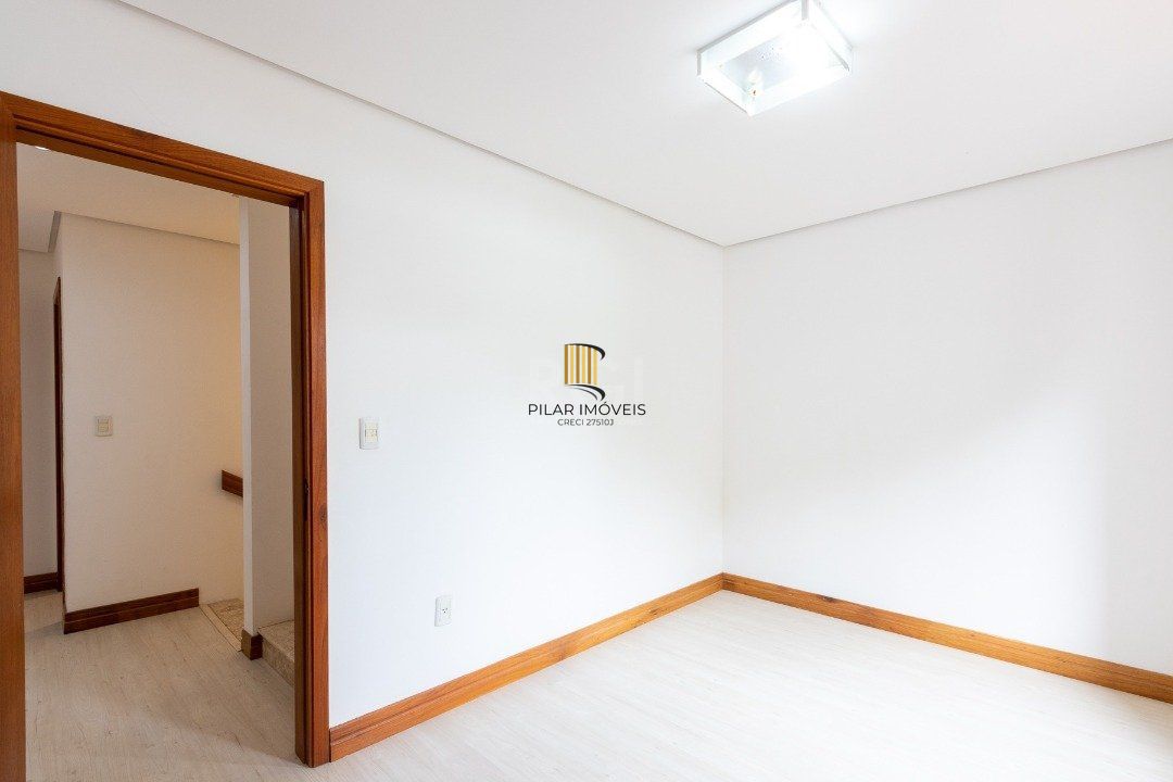 Casa em condomínio para Venda com 4 dormitórios, sendo 1 suites e 4 vagas no bairro Ipanema
