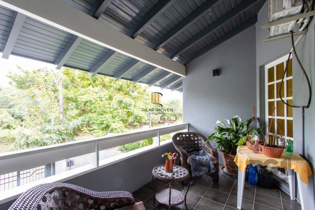 Casa 4 dormitórios no bairro Ipanema
