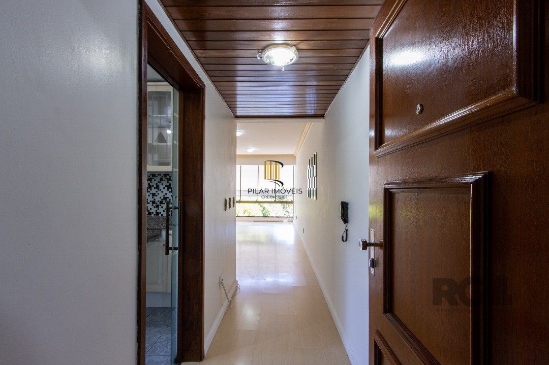 Apartamento, 2 dormitórios, bairro Cristal.