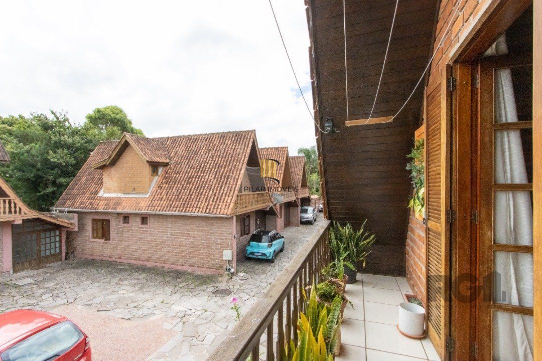 Casa em condomínio, 135m² privativos, 3 quartos, 2 vagas - Bairro Glória