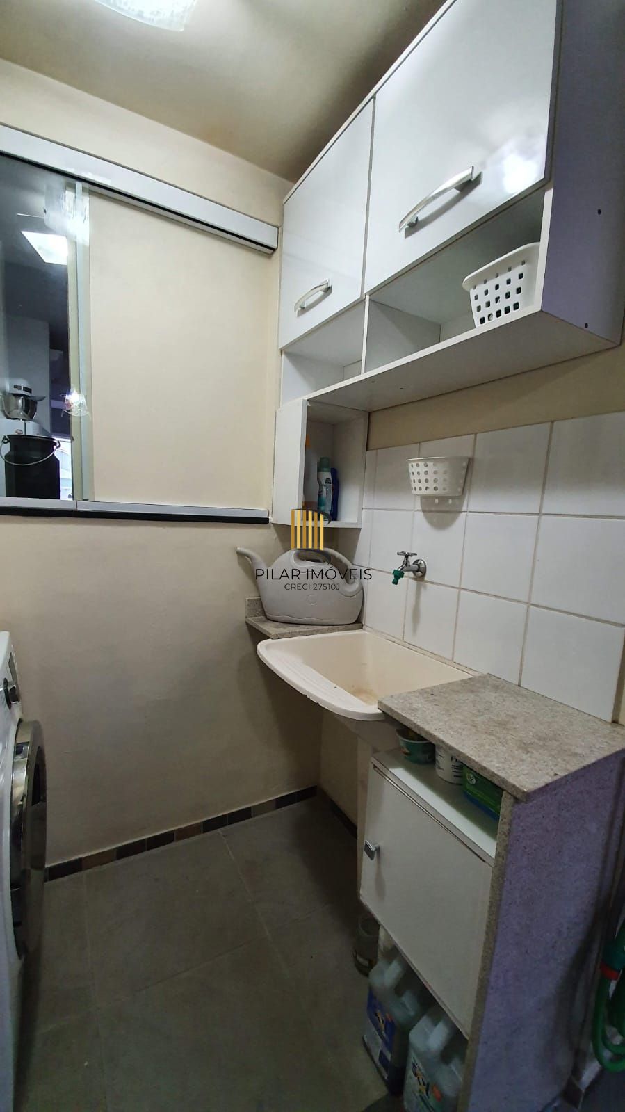 À venda sobrado em condomínio fechado e semi mobiliado!