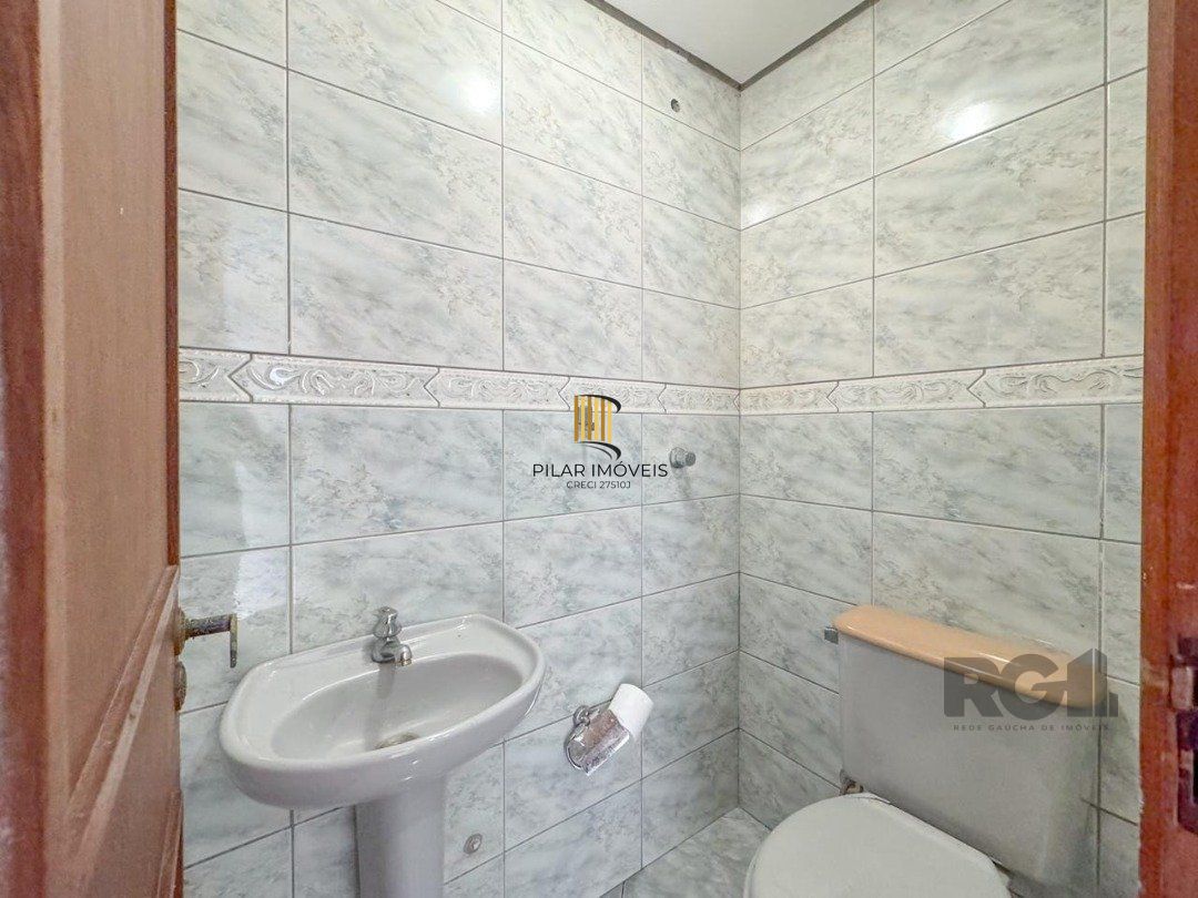 Com 4 suítes espaçosas, incluindo uma master com closet,