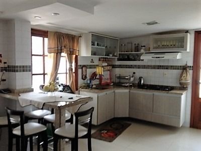 Casa para Venda - 150m², 3 dormitórios, sendo 1 suites, Nonoai