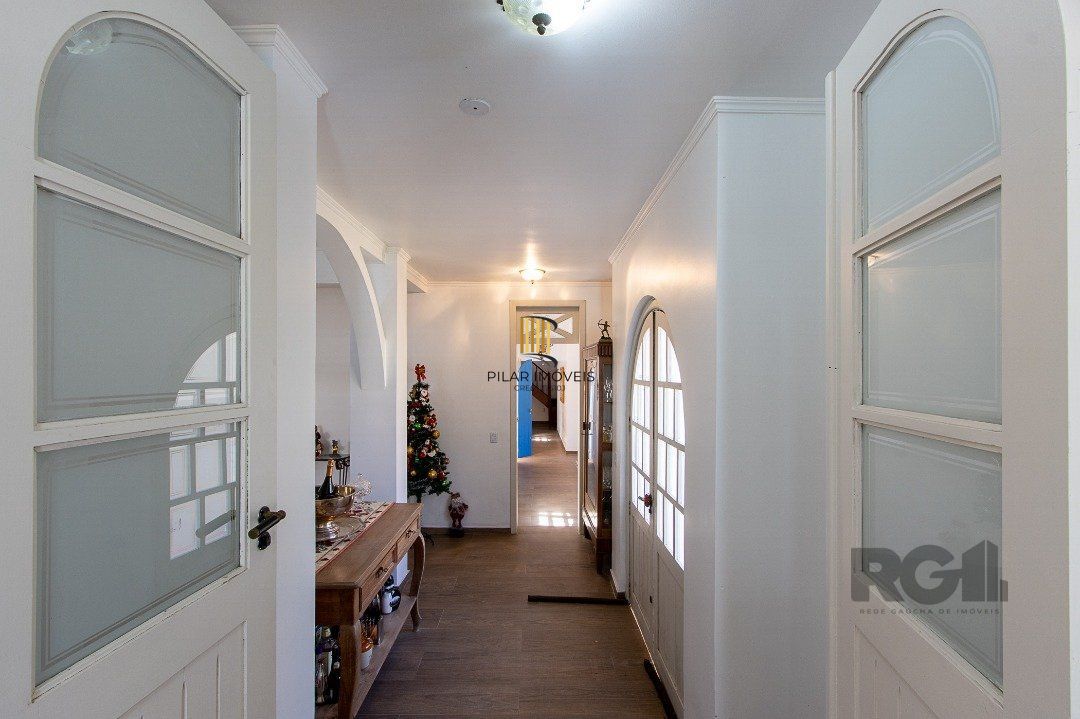 Casa 4 dormitórios no bairro Jardim Isabel