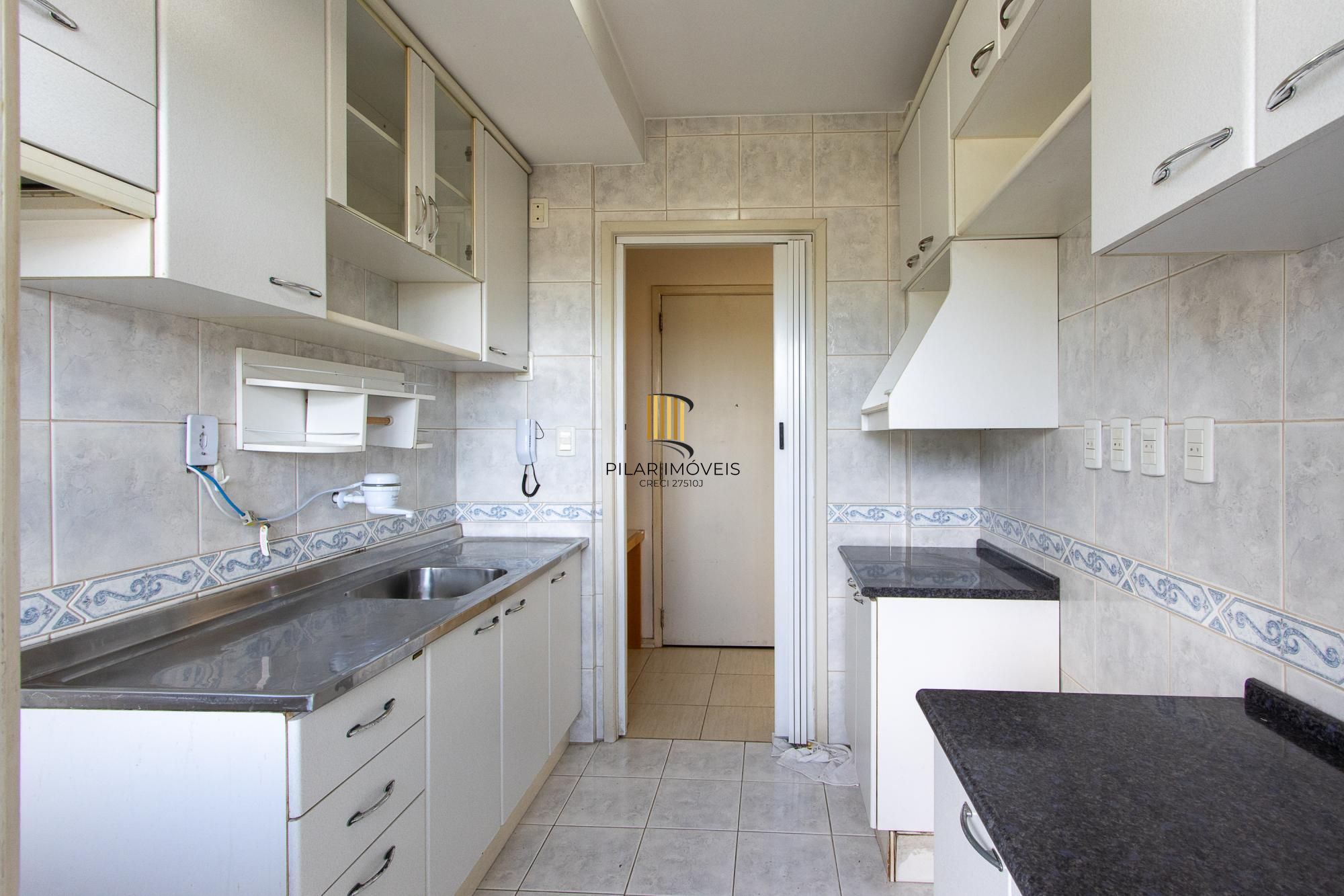 Apartamento reformado, desocupado, 1 dormitório (suite) - Bairro Cavalhada