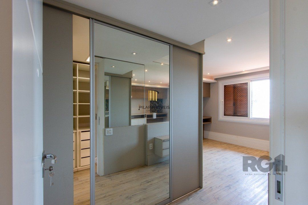 Casa Condominio para Venda - 384.33m², 3 dormitórios, sendo 1 suites, 3 vagas - Cristal