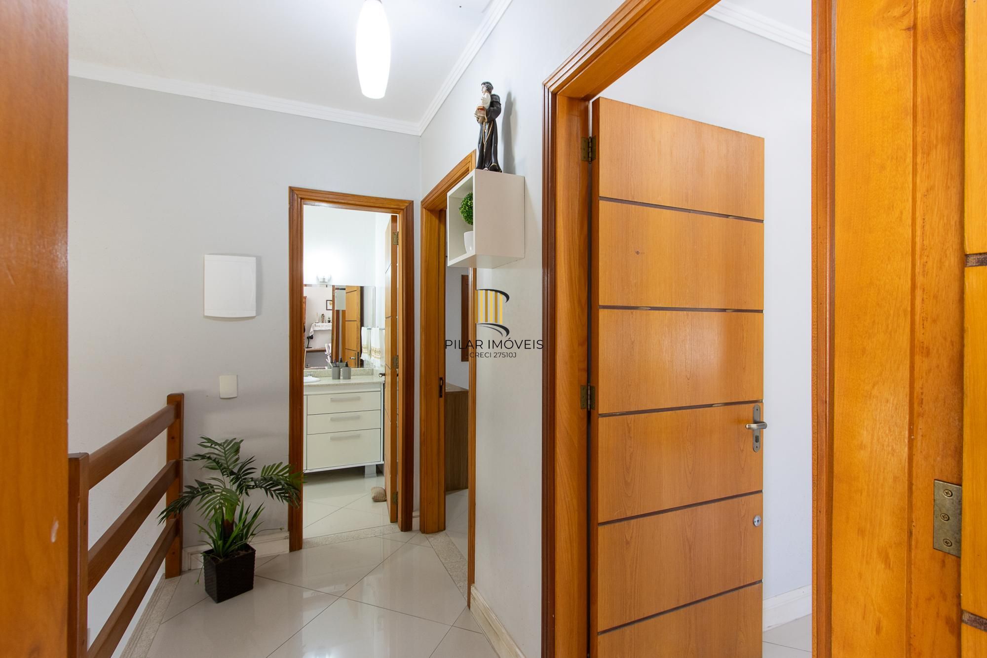 Casa Condominio  - 197m² de aréa nprivativa, 03 dormitórios 01 suites, 02 vagas - Tristeza