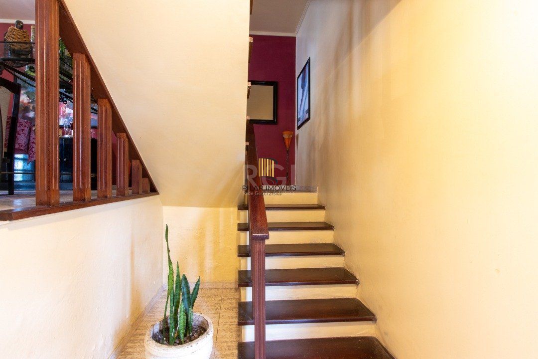 Casa 5 Dormitório(s) Bairro Tristeza