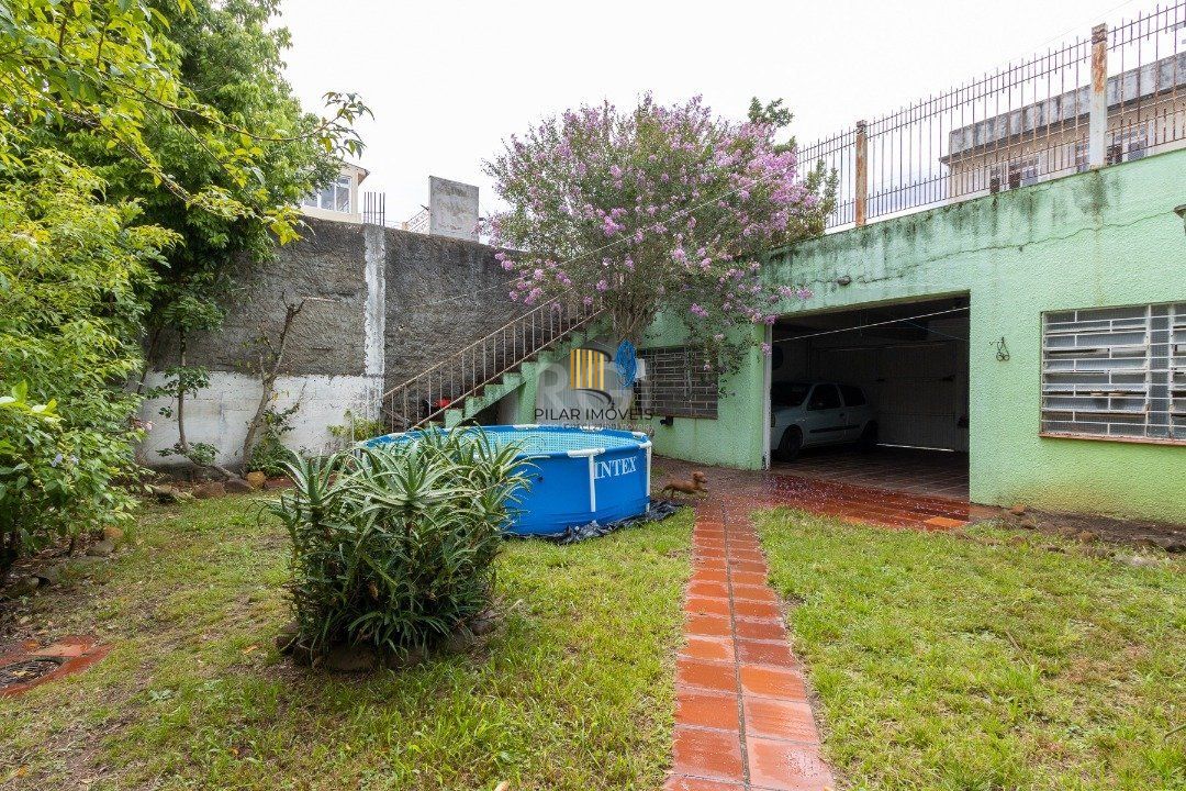 Casa 4 Dormitório(s) Bairro Medianeira