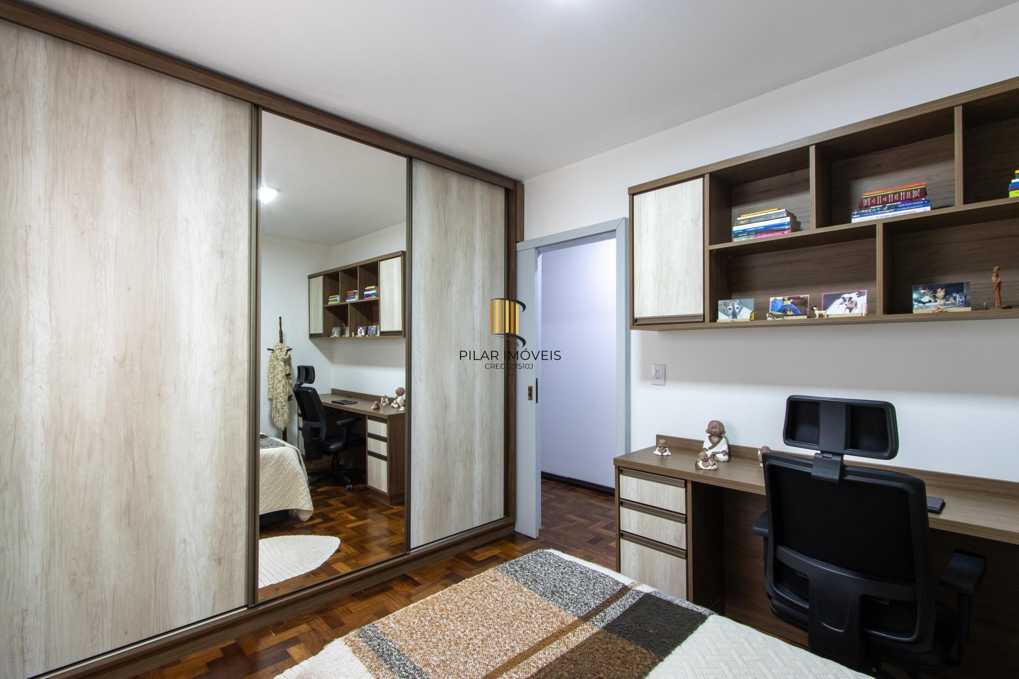 Casa TODA Reformada à Venda  – Mobiliada