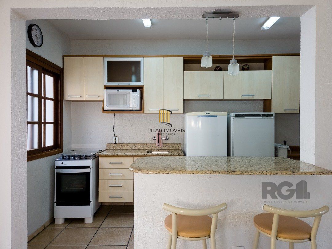 Casa 4 dormitórios no bairro Glória