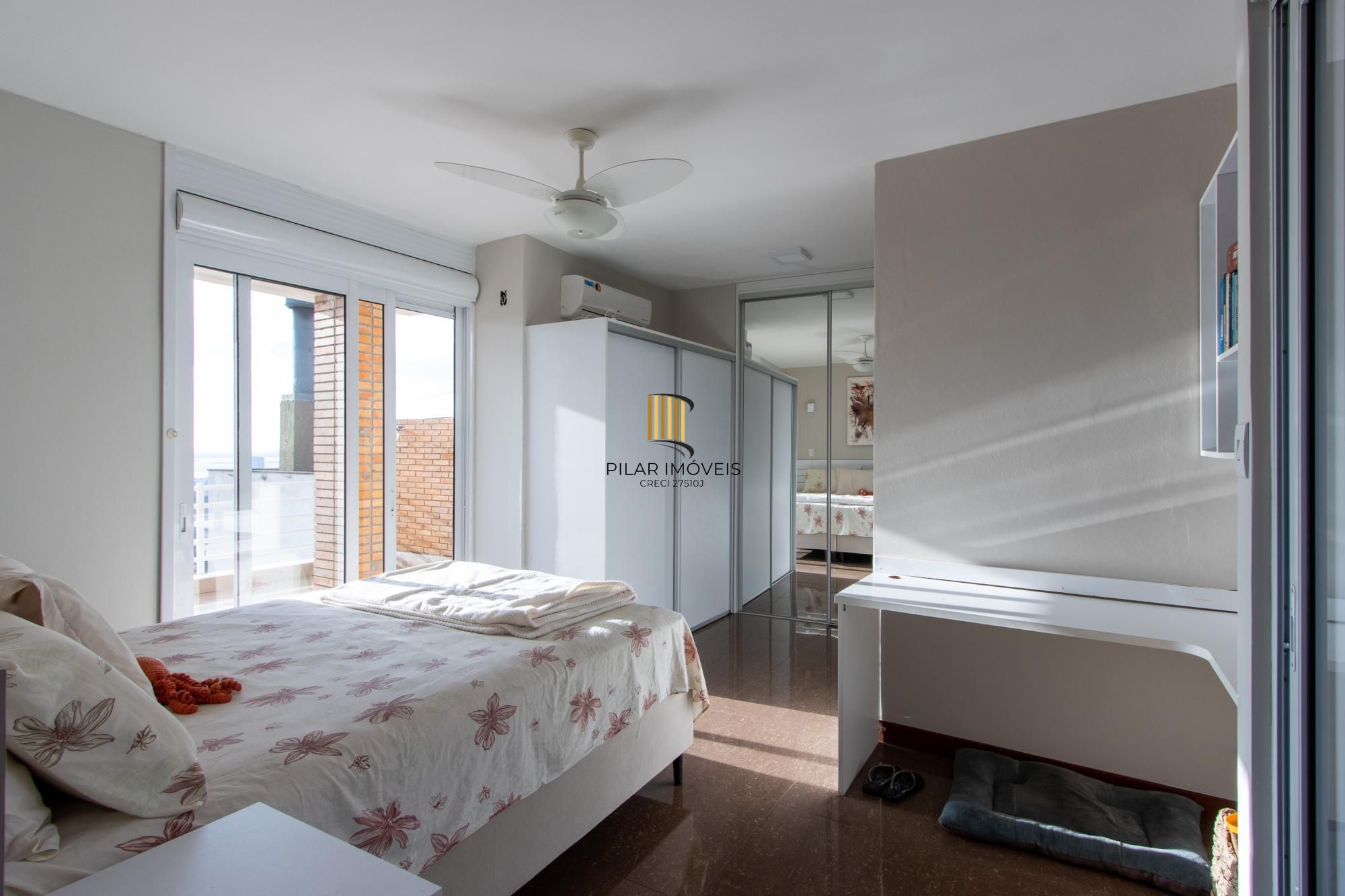 Casa 4 dormitórios com elevador