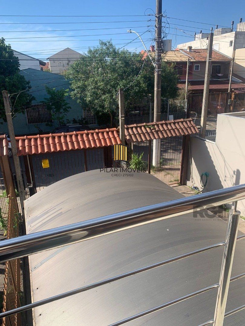 Casa 3 dormitórios no bairro Hípica