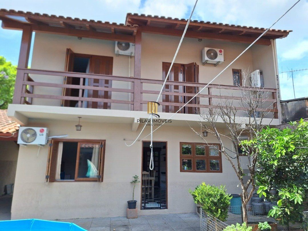 Casa 3 dormitórios no bairro Jardim Algarve